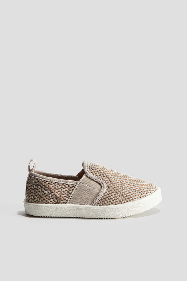 H&M Slip-on-Sneaker aus Mesh Taupe