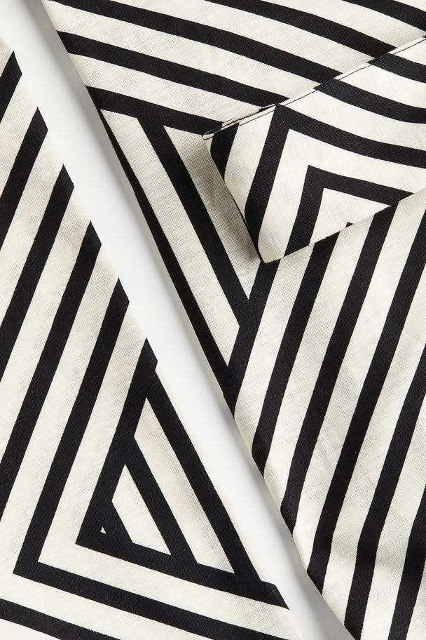 H&M Wickelkleid aus Leinenmischung Cremefarben/Geo-Muster