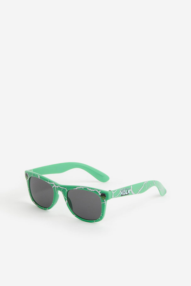 H&M Sonnenbrille mit Motiv Grün/Hulk