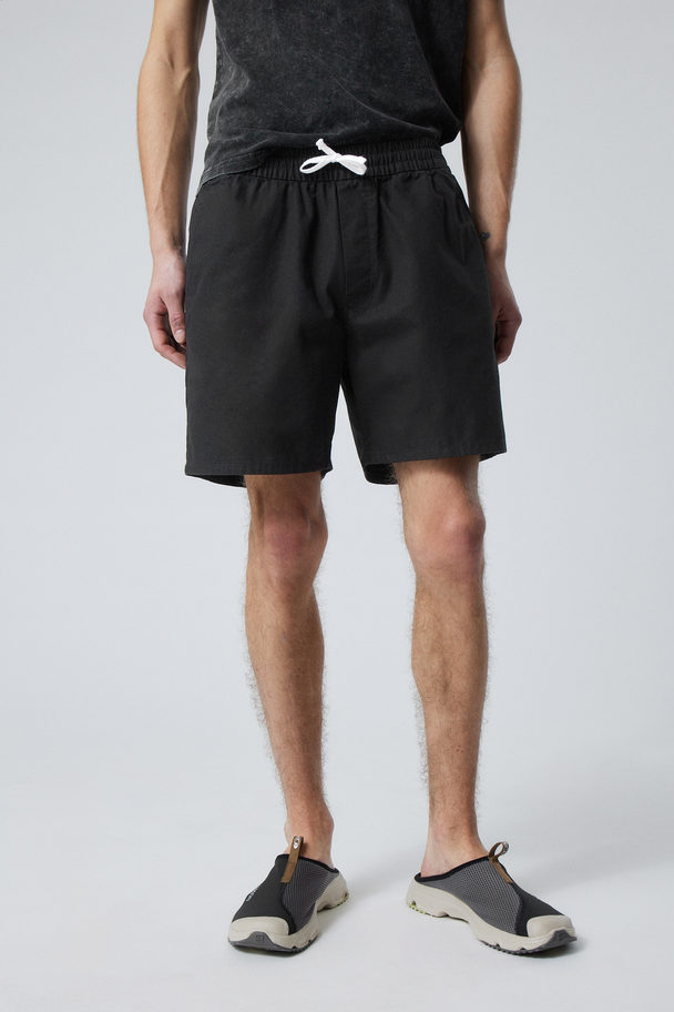 Weekday Shorts in normaler Passform Olsen Schwarz