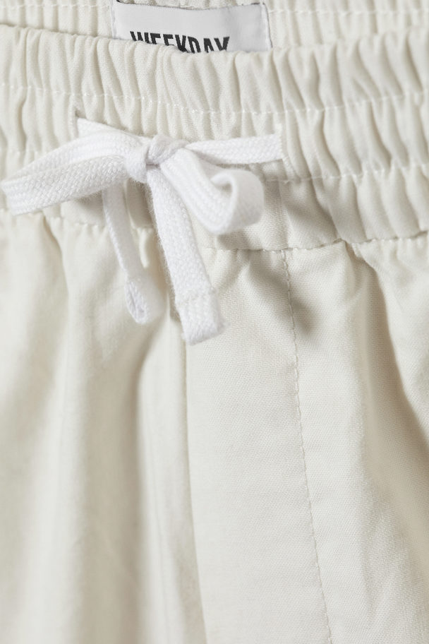 Weekday Olsen Regular Shorts Dusty White