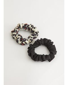 Zweier-Set Scrunchies in zwei Farben Leopardenmuster/Schwarz