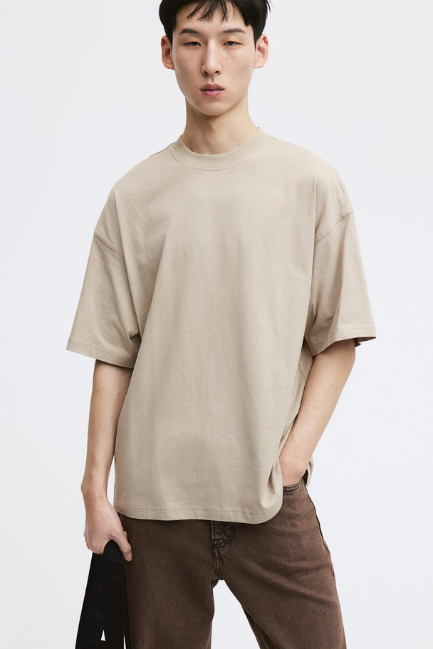 H&M T-Shirt in Oversized Fit Beige