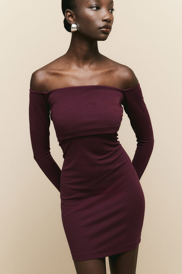 H&M Off Shoulder-klänning Vinröd