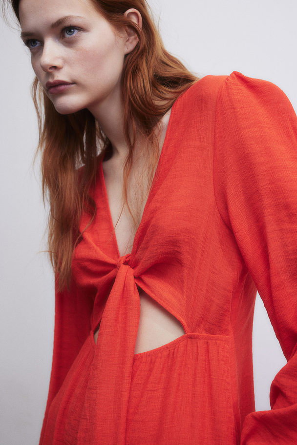 H&M Gecrinkeltes Kleid mit Bindedetail Rot