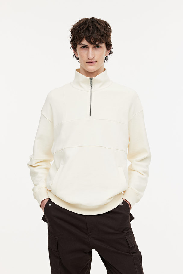 H&M Sweatshirt in Loose Fit Cremefarben