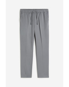 Joggpants in Slim Fit Grau