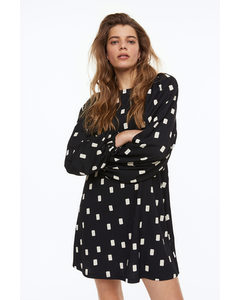 Short Textured-knit Dress Black/patterned