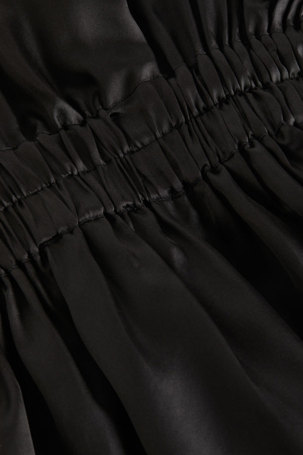 H&M Seidenkleid mit gesmokter Taille Schwarz