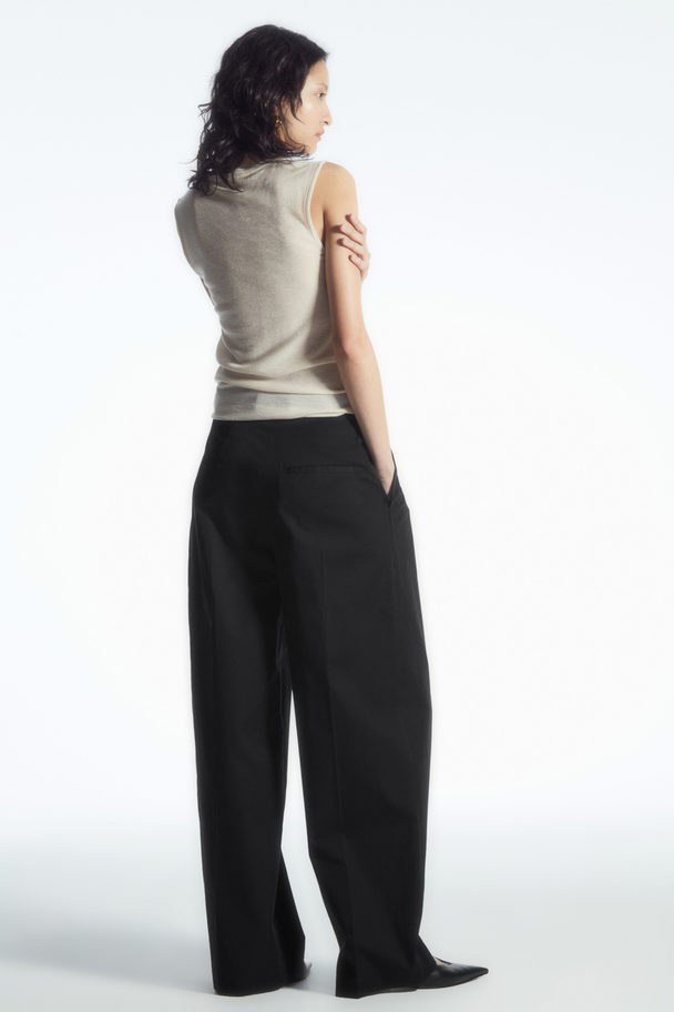 COS ELEGANTE HOSE AUS TWILL MIT WEITEM BEIN SCHWARZ