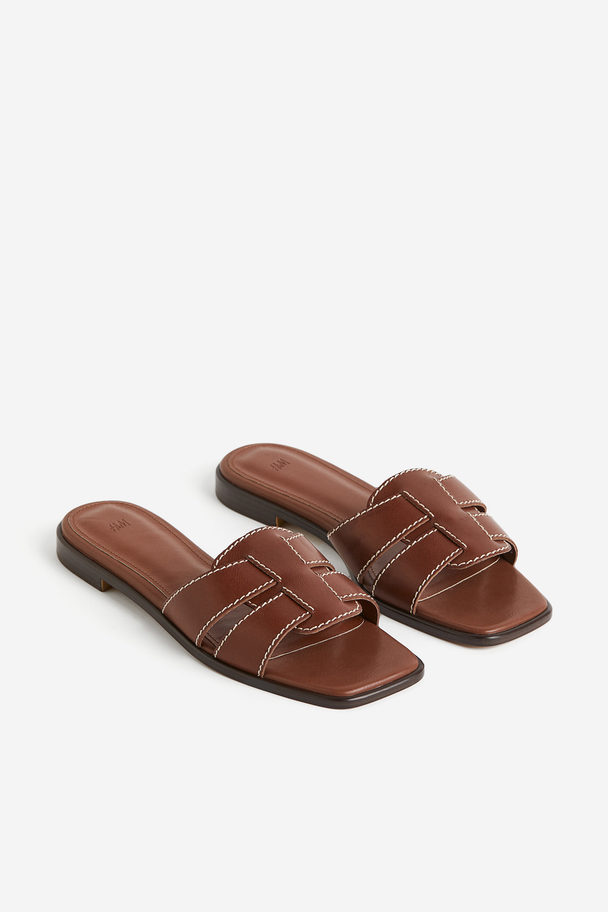 H&M Slippers Bruin