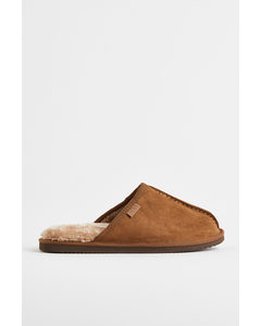 Pile-lined Slippers Brown