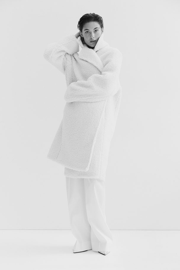 H&M Mantel aus Teddyfleece Weiß
