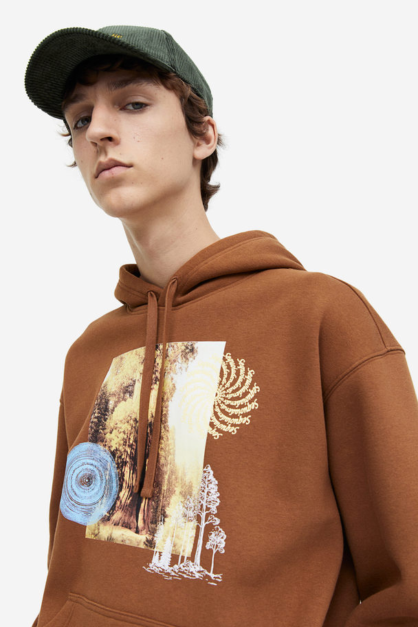 H&M Capuchonsweater Met Print - Loose Fit Bruin/bomen