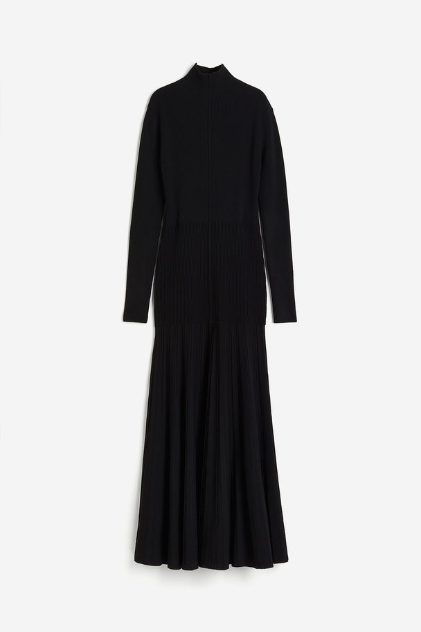 H&M Pleated-skirt Maxi Dress Black