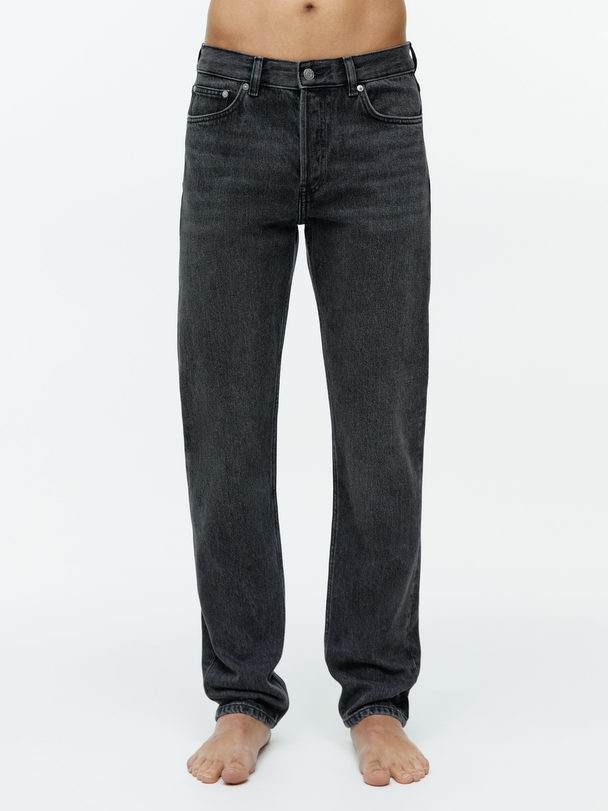 ARKET Park Raka Jeans Med Klassisk Passform Washed Black
