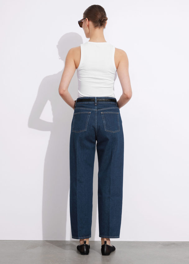 & Other Stories Jeans mit verkürztem Barrel-Bein Mittelblau