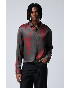 Afslappet Boxy Skjorte Med Print Sorte + Røde Pletter