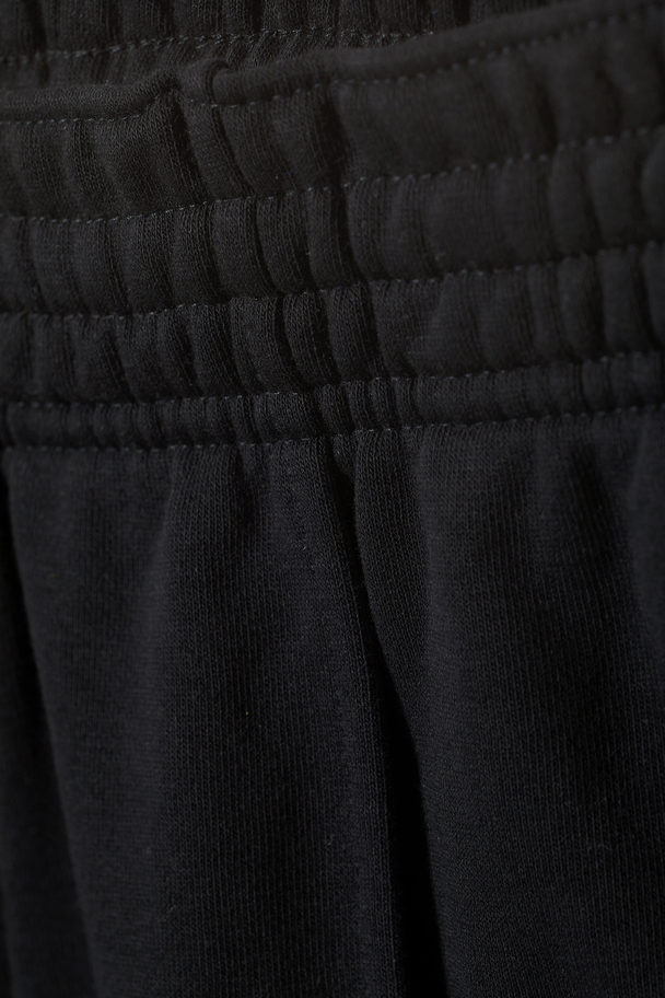 Weekday Ken Terry Lightweight Shorts Black