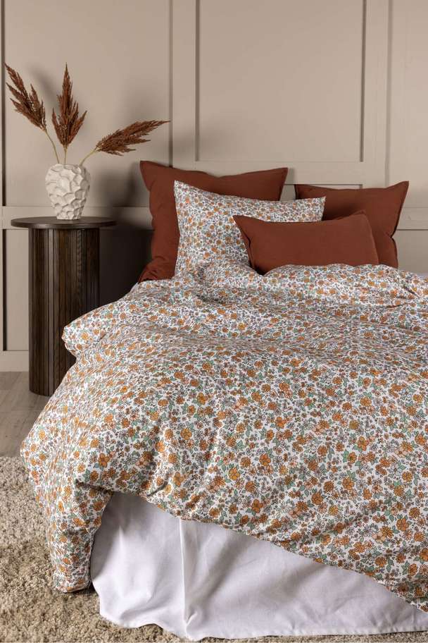 Venture Home Vicky Bed Set