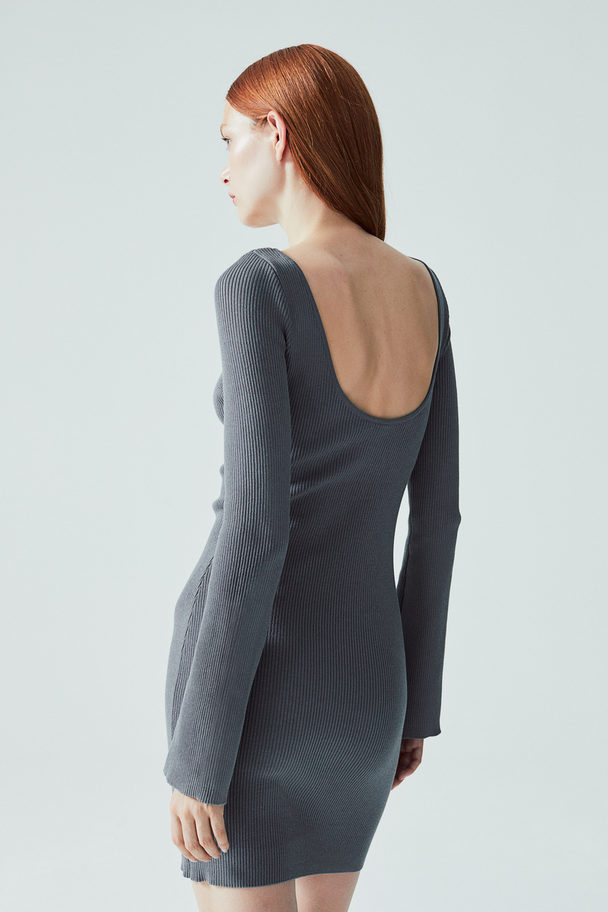 H&M Bodycon-Kleid in Rippstrick Grau