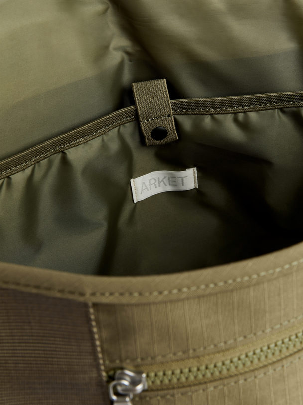 ARKET Ripstop Messenger Bag Khaki Green