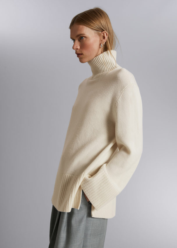 & Other Stories Oversized Uldsweater Med Rullekrave Flødefarvet