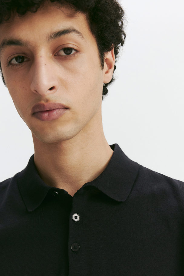 H&M Poloshirt aus Seidenmix in Slim Fit Schwarz