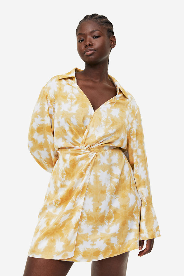 H&M Skjortekjole Med Vridd Detalj Gul/batikkmønstret