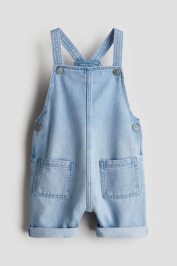 H&M Latzshorts aus Denim Helles Denimblau