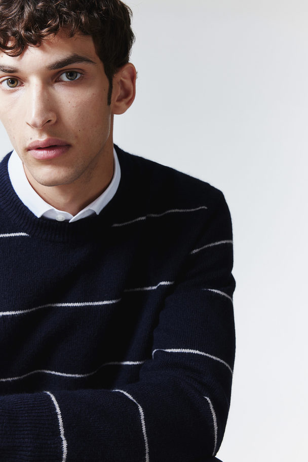 H&M Regular Fit Fine-knit Jumper Dark Blue/striped