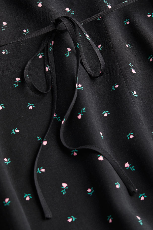 H&M Tie-detail V-neck Dress Black/rosebuds