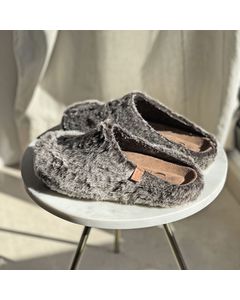 Dizzy Clog Slippers In Grey Textile