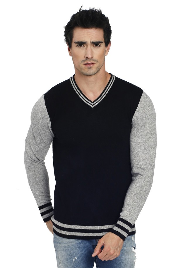 C&Jo Bi-color V-neck Sweater