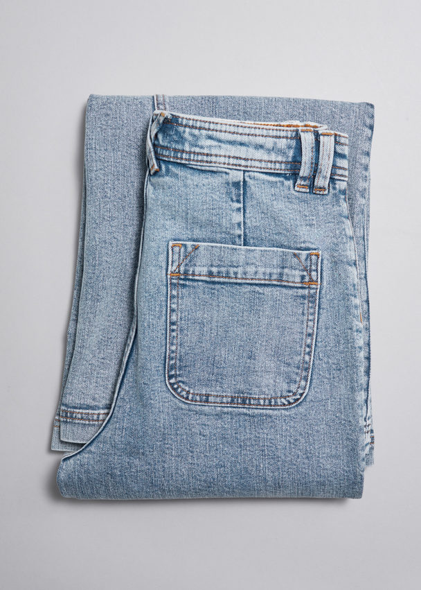& Other Stories Ausgestellte Jeans mit aufgesetzten Taschen Hellblau