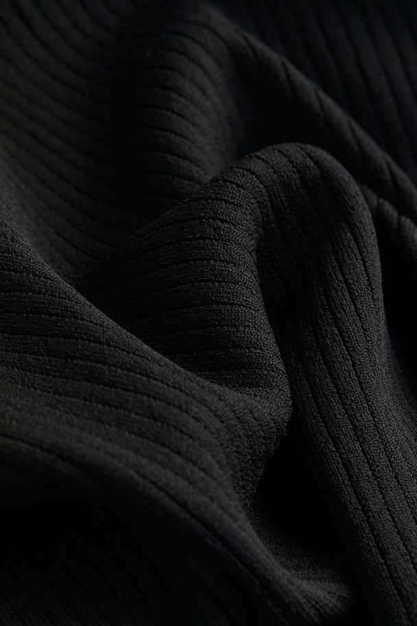 H&M Pullover mit asymmetrischem Ausschnitt Schwarz