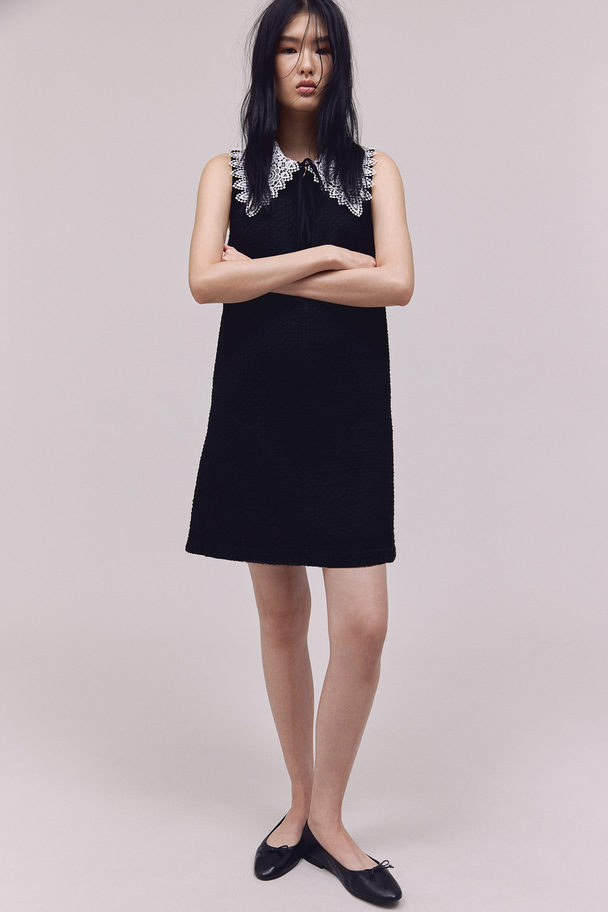 H&M Bouclé-Kleid mit Spitzenkragen Schwarz