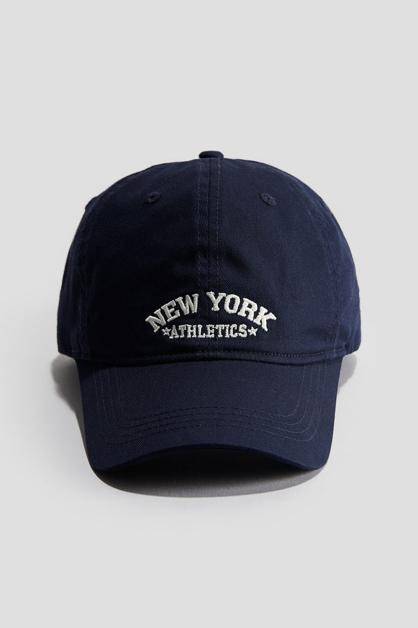 H&M Mütze aus Baumwolltwill mit Motivstickerei Dunkelblau/New York