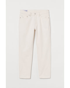 Regular Tapered Cropped Jeans Weiß
