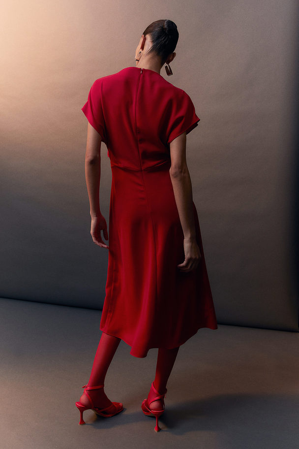 H&M Kleid mit betonter Taille Rot