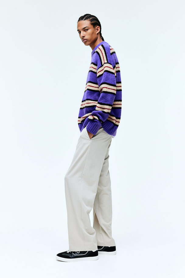 H&M Pullover in Oversized Fit Dunkellila/Gestreift