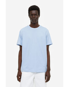 Essentials No 7: The T-shirt Lichtblauw