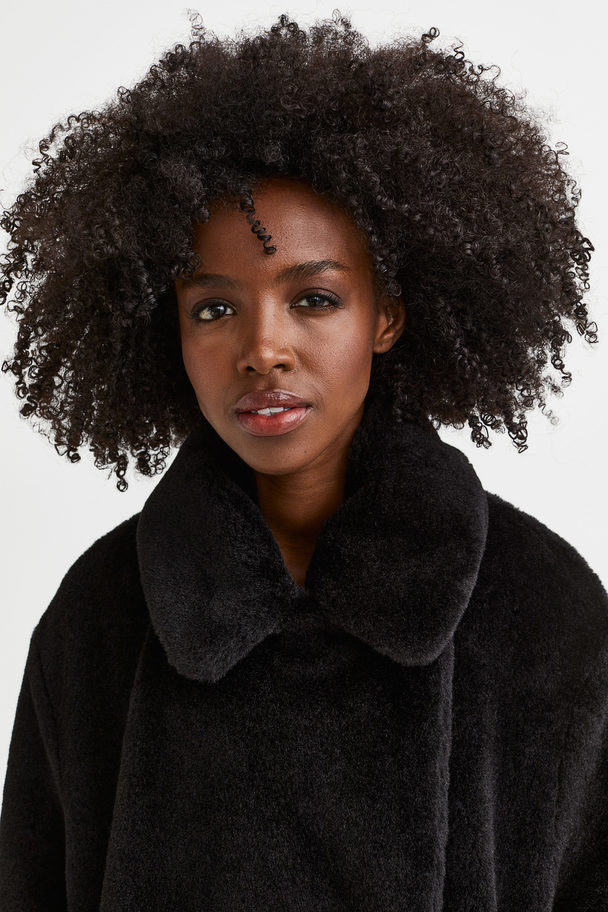 H&M Fluffy Coat Black