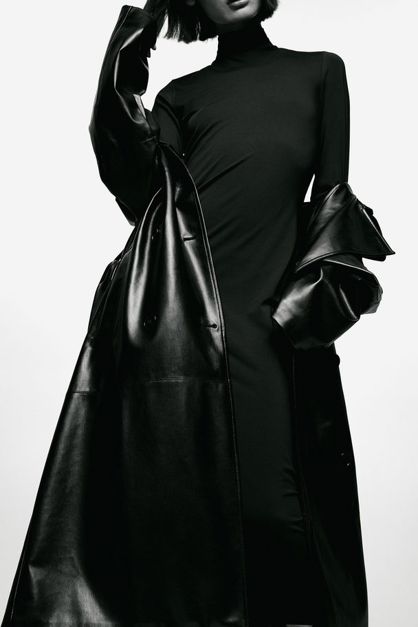 H&M Kleid mit Stehkragen Schwarz