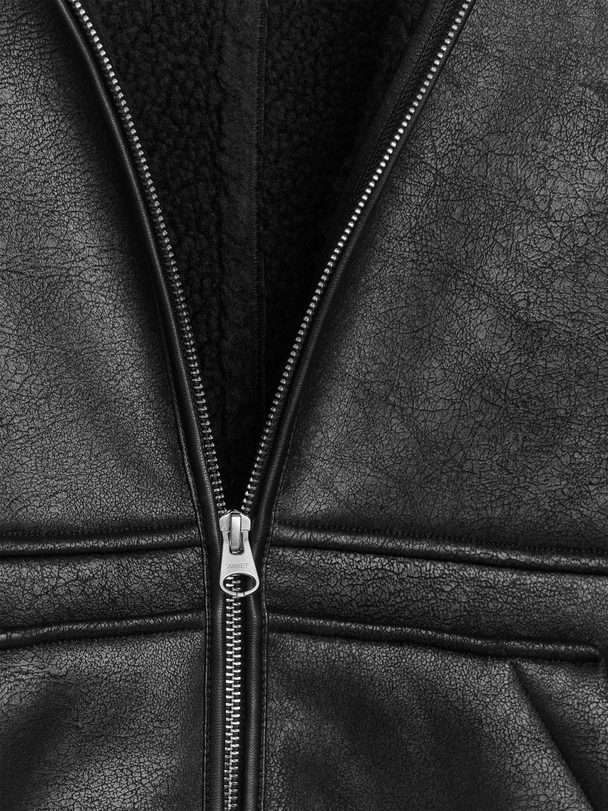 ARKET Jacke aus beschichtetem Moleskin Schwarz
