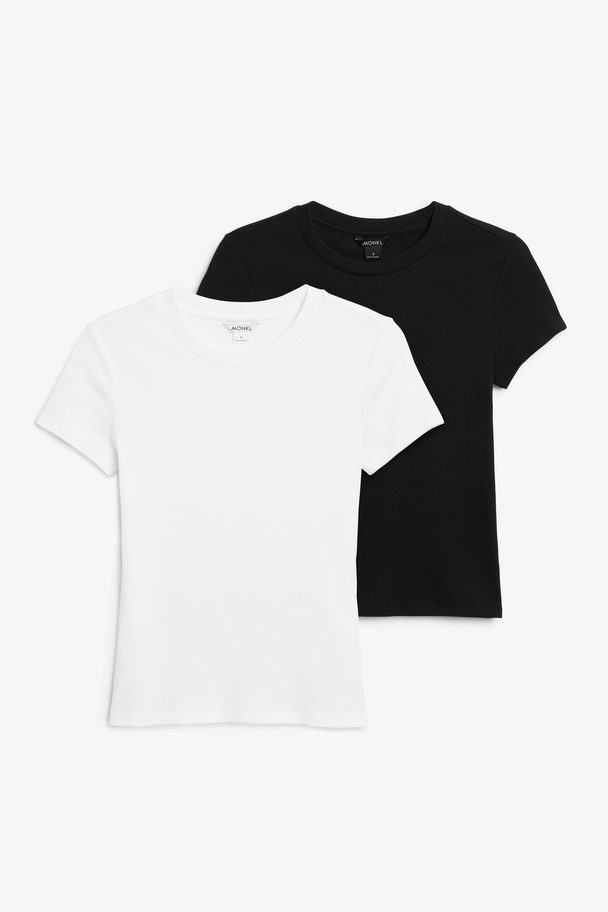 Monki 2er-Set schwarze und weiße gerippte T-Shirts Schwarz-weiß