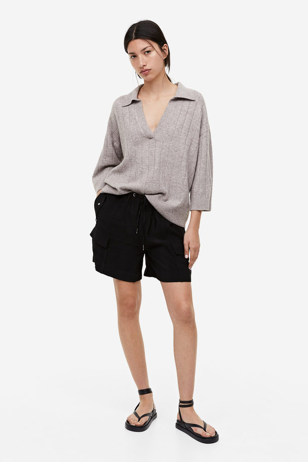 H&M Gerippter Pullover mit Kragen Taupe