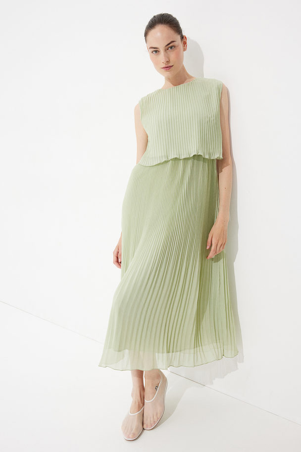 H&M Mama Pleated Nursing Dress Light Green