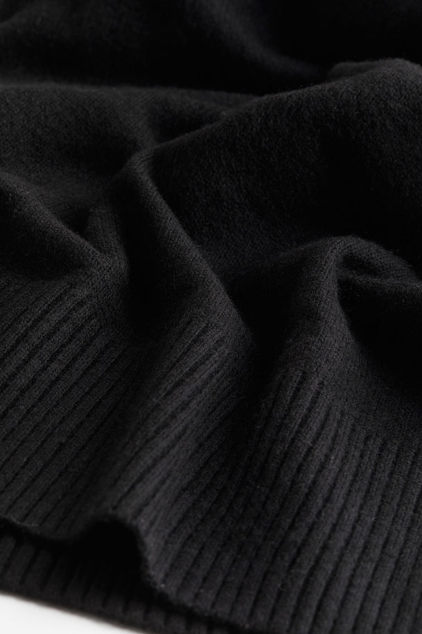 H&M Knitted Turtleneck Dress Black