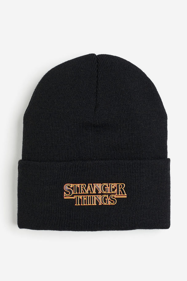 H&M Beanie mit Applikation Schwarz/Stranger Things